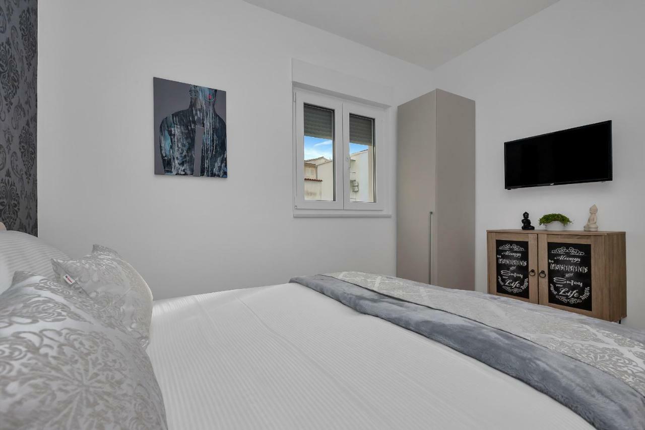 Emilia Lofts Aparthotel Tucepi Bagian luar foto