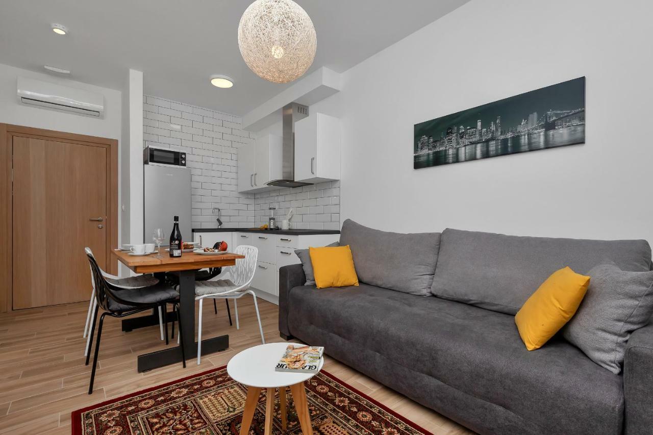 Emilia Lofts Aparthotel Tucepi Bagian luar foto